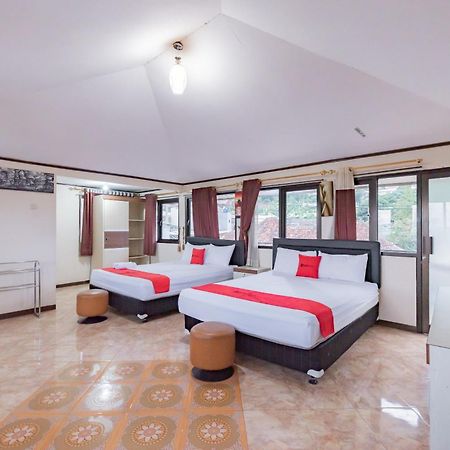 Hotel Reddoorz Near Cikole Lembang Esterno foto