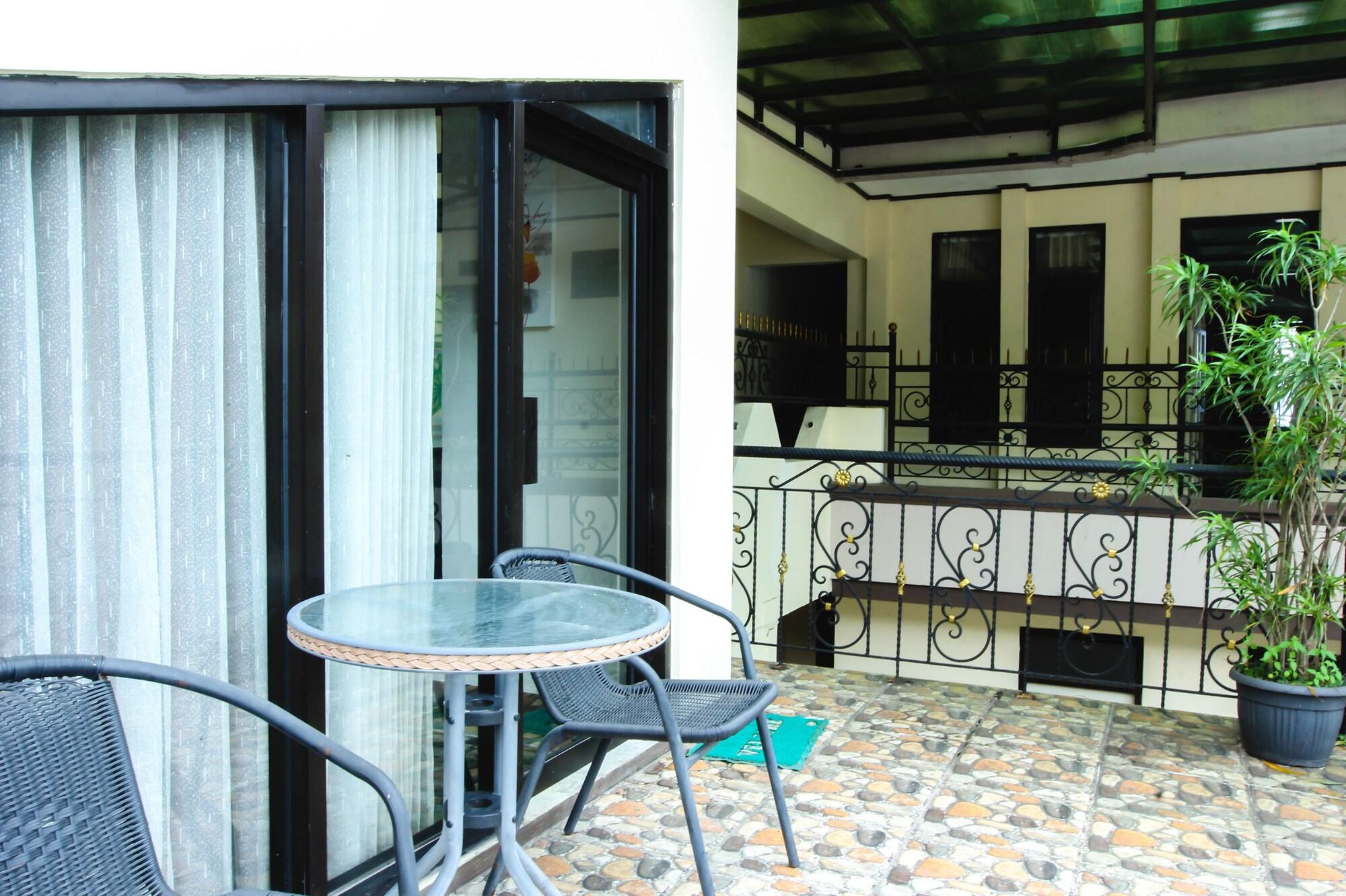 Hotel Reddoorz Near Cikole Lembang Esterno foto